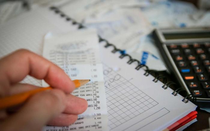 Receipt and calculator.